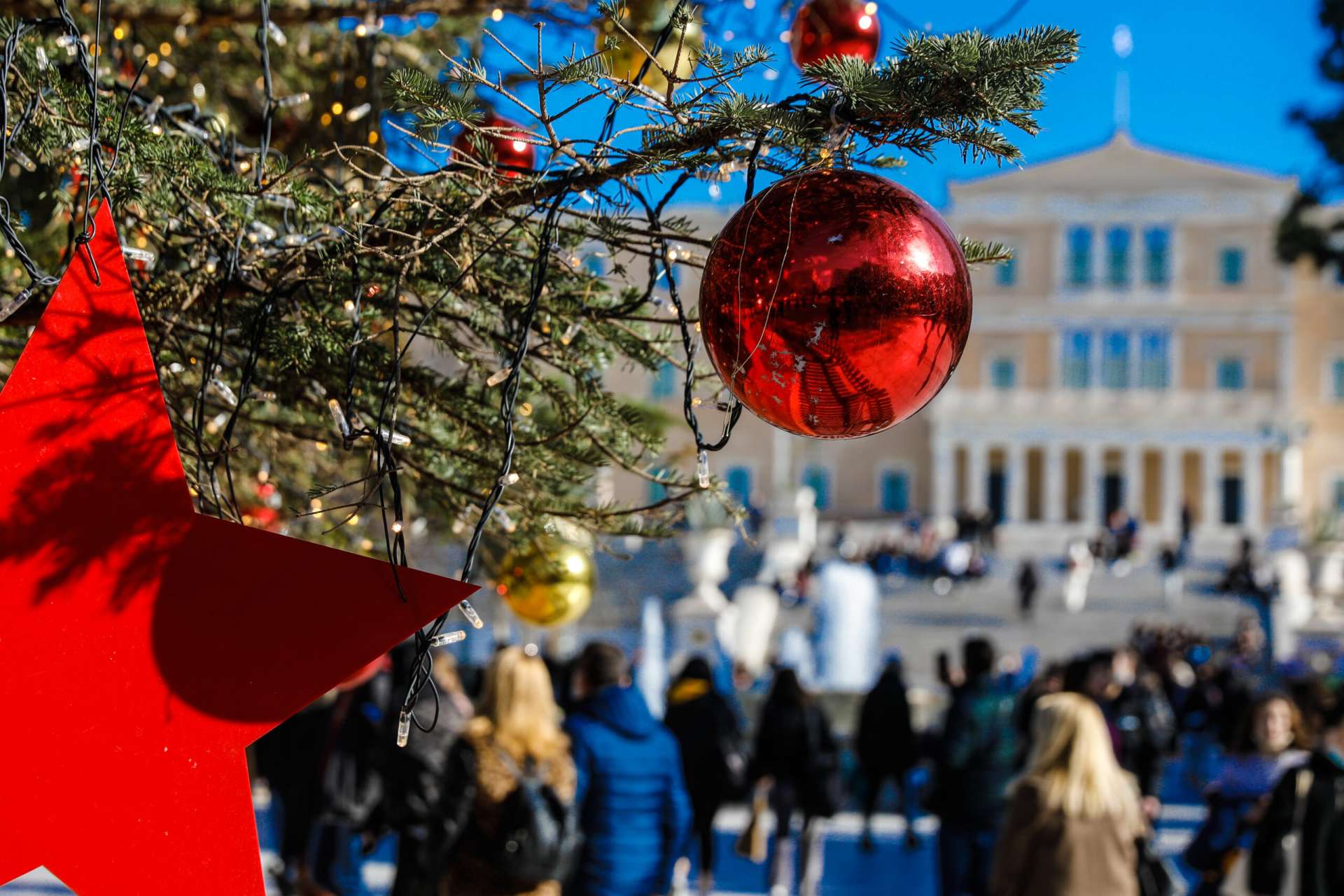  Μηνύματα και ευχές για το νέο έτος από την ΠτΔ και τους πολιτικούς αρχηγούς της αντιπολίτευσης