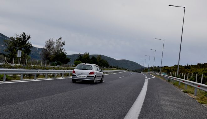  Τι πρέπει να κάνεις όταν οδηγείς και οι πλευρικοί άνεμοι είναι δυνατοί