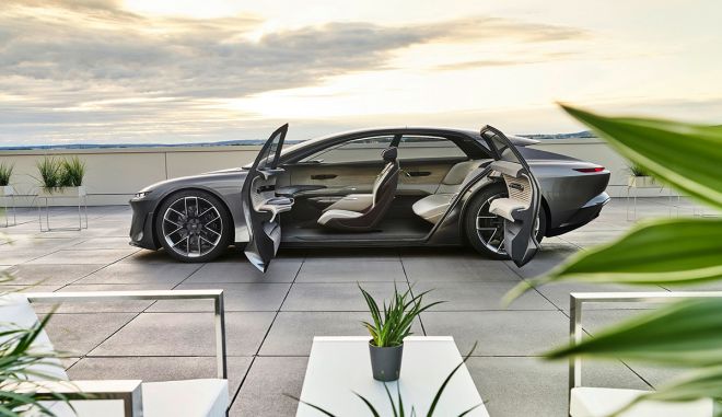  H Audi φέρνει το φουτουριστικό grandsphere στην Αθήνα