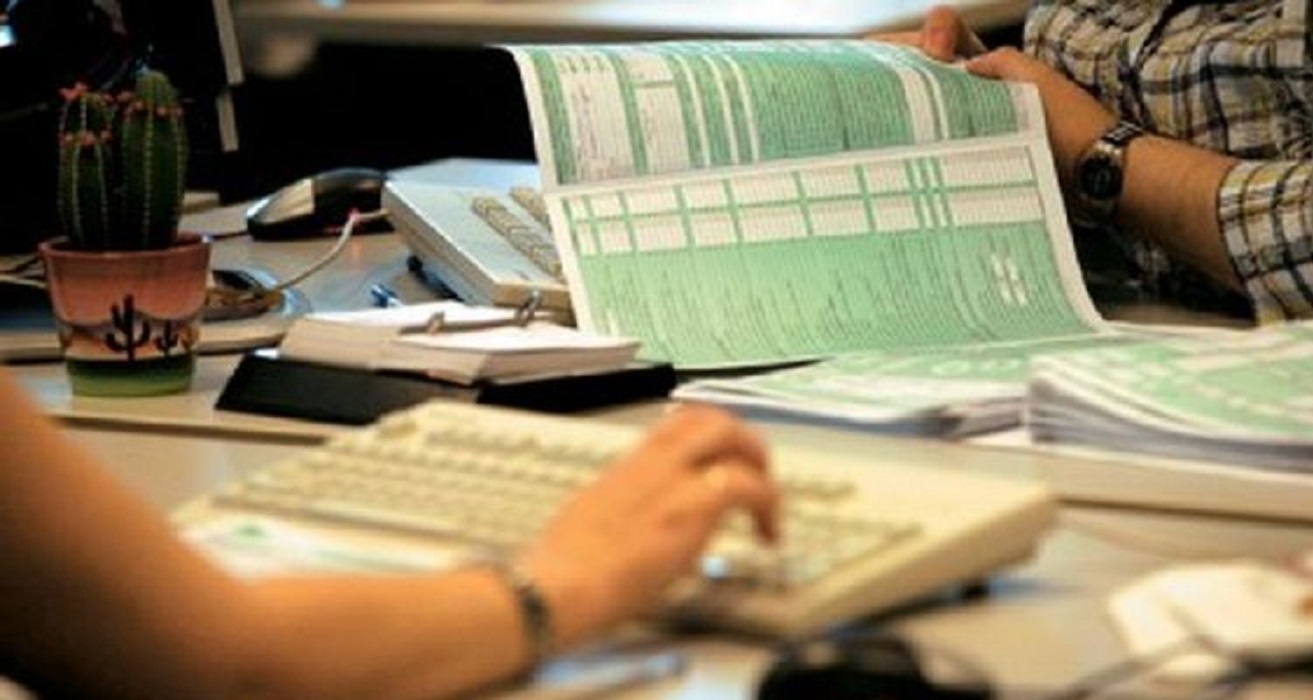  Εφορία: Φρέσκα «φέσια» 5,7 δισ. ευρώ στο 10μηνο