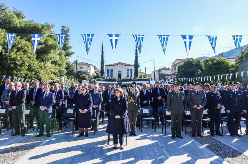  Στις εορταστικές εκδηλώσεις για την 202η επέτειο της Α’ Εθνοσυνέλευσης των Ελλήνων η Κατερίνα Σακελλαροπούλου