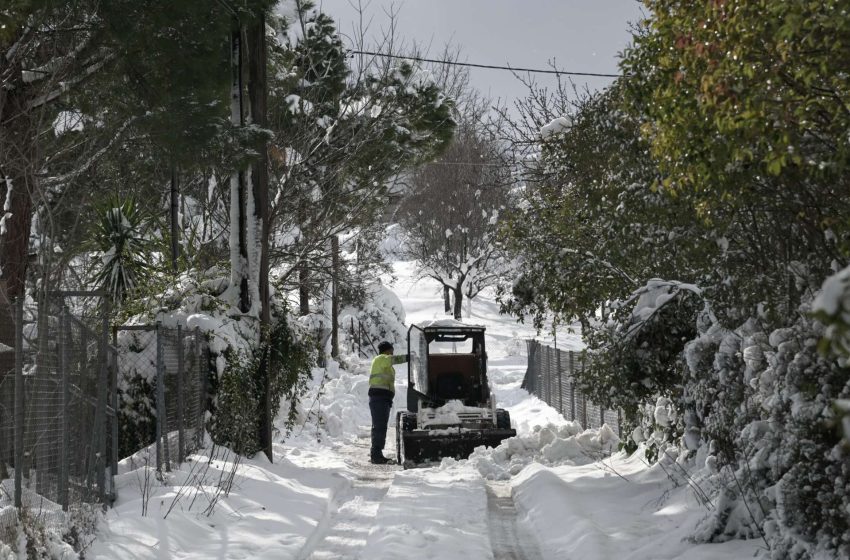  Καιρός: Βουτιά της θερμοκρασίας, ξεκίνησαν τα χιόνια στα βόρεια – Πώς θα εξελιχθεί η ψυχρή εισβολή