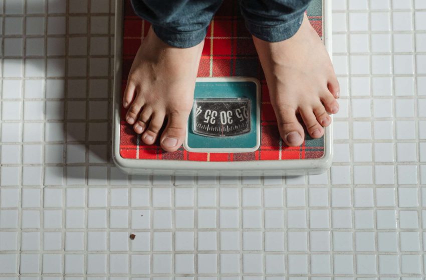  Covid-19: Η παχυσαρκία «εκτοξεύθηκε» στα παιδιά κατά τη διάρκεια της πανδημίας στη Βρετανία