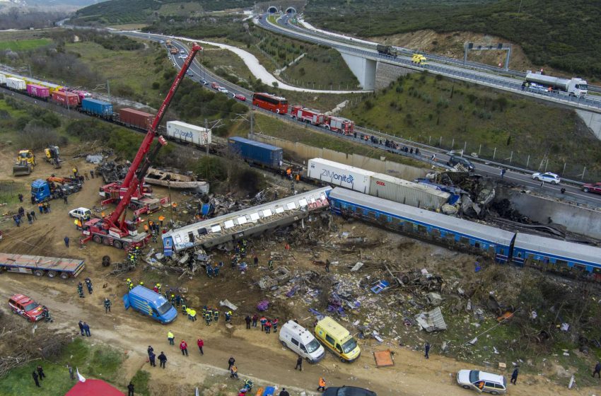  Τέμπη: Οι καμπάνες σε όλη τη χώρα θα χτυπήσουν πένθιμα 57 φορές, ένα χρόνο μετά