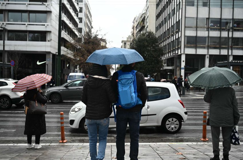  Κακοκαιρία «Δωροθέα»: Ποιες περιοχές θα «χτυπήσει» με βροχές και θυελλώδεις νοτιάδες