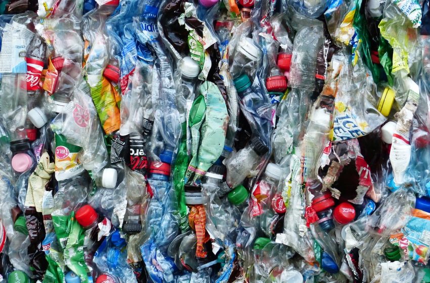  Οι εταιρίες πλαστικών εξαπάτησαν το κοινό σχετικά με την ανακύκλωση, αποκαλύπτει έκθεση