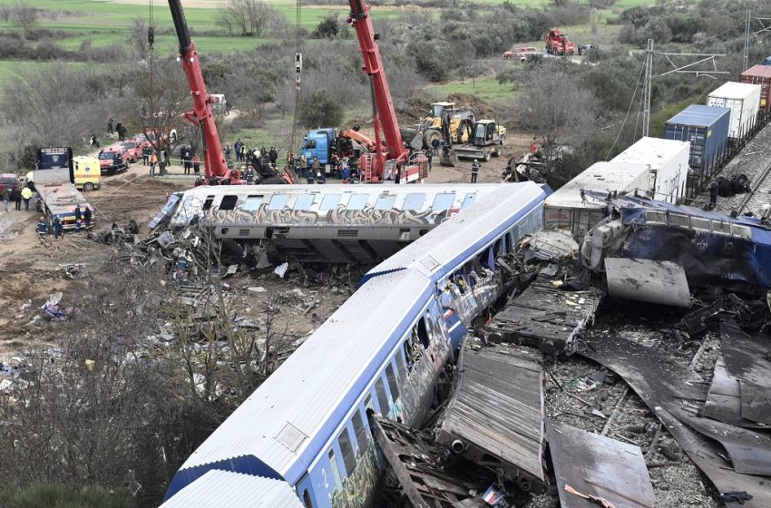  Τέμπη: 57 φορές θα χτυπήσουν οι καμπάνες, όσες και τα θύματα, στον έναν χρόνο από την τραγωδία