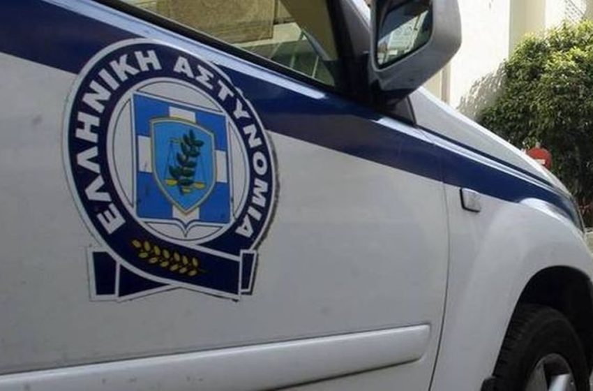  Εξάρχεια: Βρέθηκε νεκρός άνδρας μέσα στο διαμέρισμά του – Είχε τραύμα στο κεφάλι, προσήχθη ένα άτομο