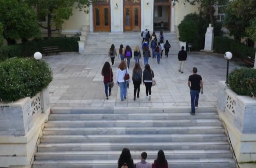  Η πρόταση Μπαμπινιώτη για εισαγωγή στα Πανεπιστήμια με ακαδημαϊκό απολυτήριο