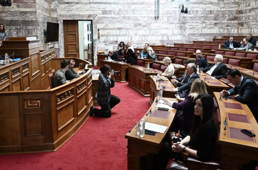  Βουλή: Αυξημένη συναίνεση στο νομοσχέδιο για τον γάμο των ομοφύλων – «Ναι» από ΝΔ, ΣΥΡΙΖΑ και ΠΑΣΟΚ