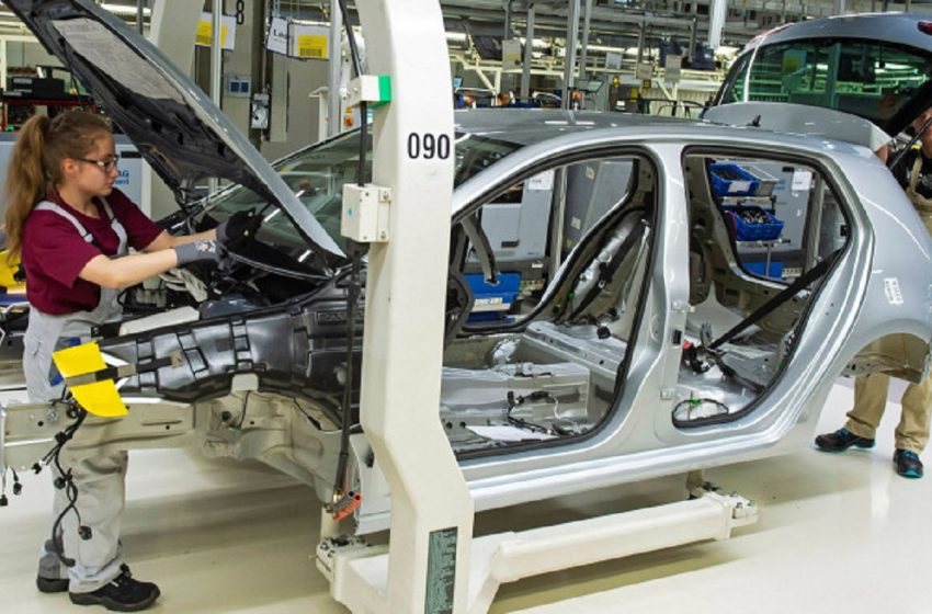  Αυτοκινητοβιομηχανία: Η ηλεκτροκίνηση μειώνει τους εργαζόμενους στους προμηθευτές