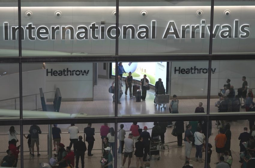  Ταξιδιωτικό χάος για τους Βρετανούς από τους νέους κανόνες της ΕΕ σε σχέση με τα διαβατήρια