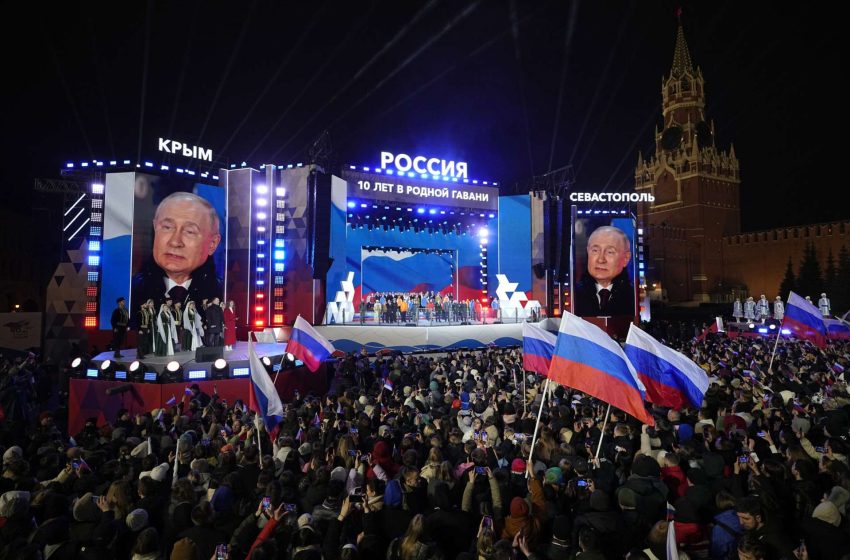  Επόμενη ημέρα των εκλογών στη Ρωσία με φιέστα για την Κριμαία  – Προβλέψιμες χαρακτήρισε το Κρεμλίνο τις επικρίσεις της Δύσης