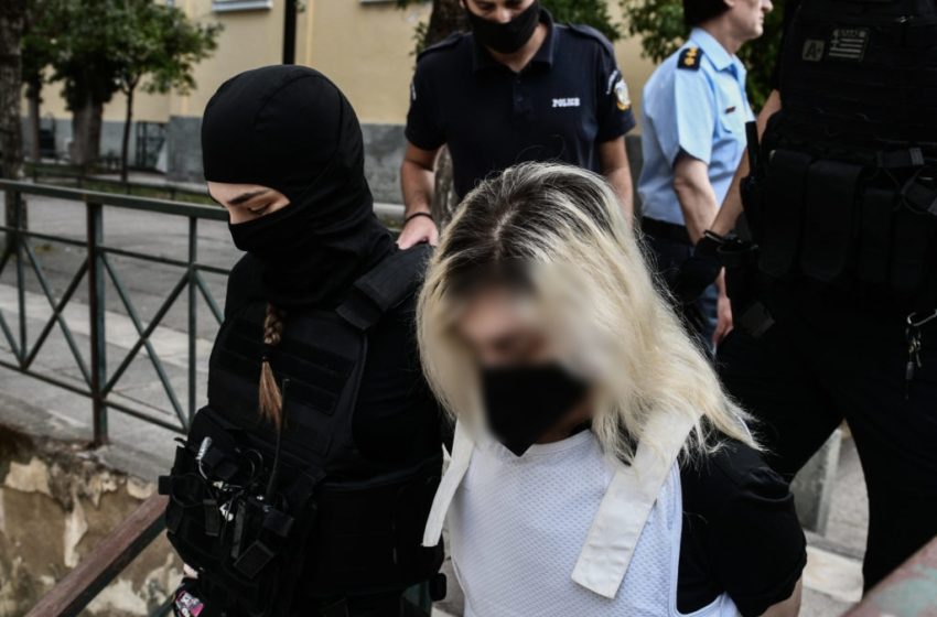  Πάτρα: Η αντίδραση της Ρούλας Πισπιρίγκου όταν μίλησε στο «Τούνελ» η πεθερά της