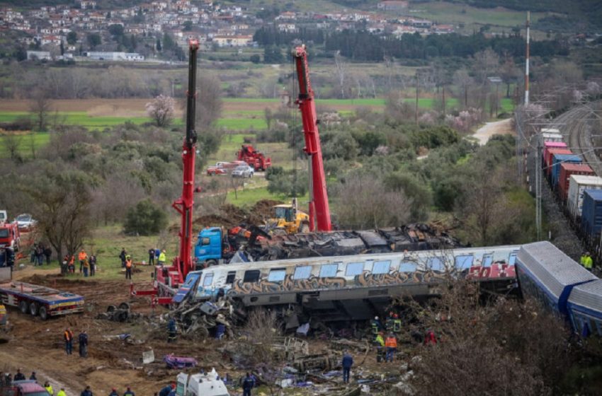  «Εκρηκτικό» πολιτικό σκηνικό – Στα χαρακώματα κυβέρνηση και αντιπολίτευση για τα Τέμπη