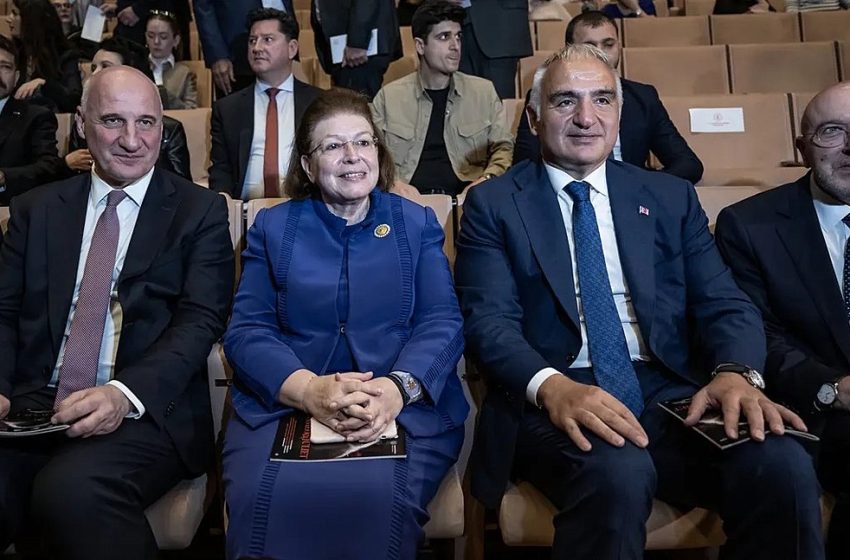  Τουρκία: Παρουσία των υπουργών Πολιτισμού Ελλάδας-Τουρκίας, η πρεμιέρα της θεατρικής παράστασης «Ρωμαίος και Ιουλιέτα» στην Κωνσταντινούπολη