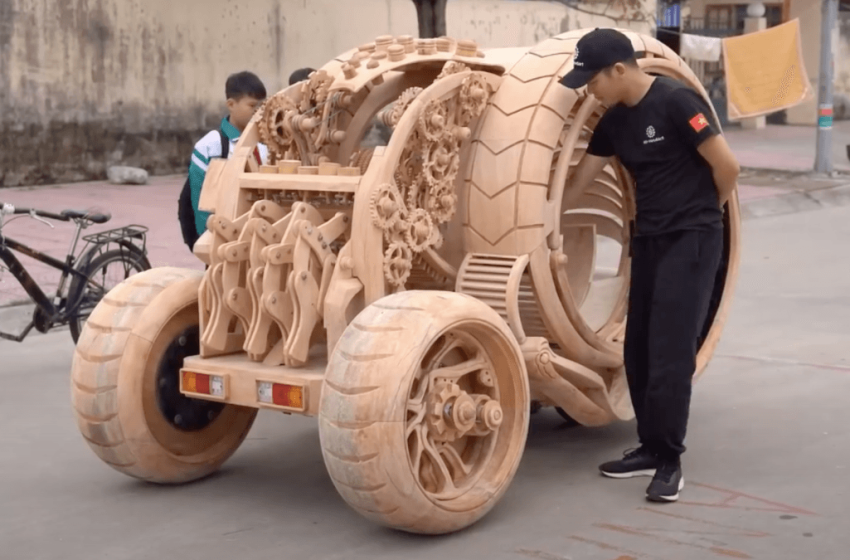  Ξυλουργός κατασκεύασε ένα πλήρως λειτουργικό ξύλινο αυτοκίνητο
