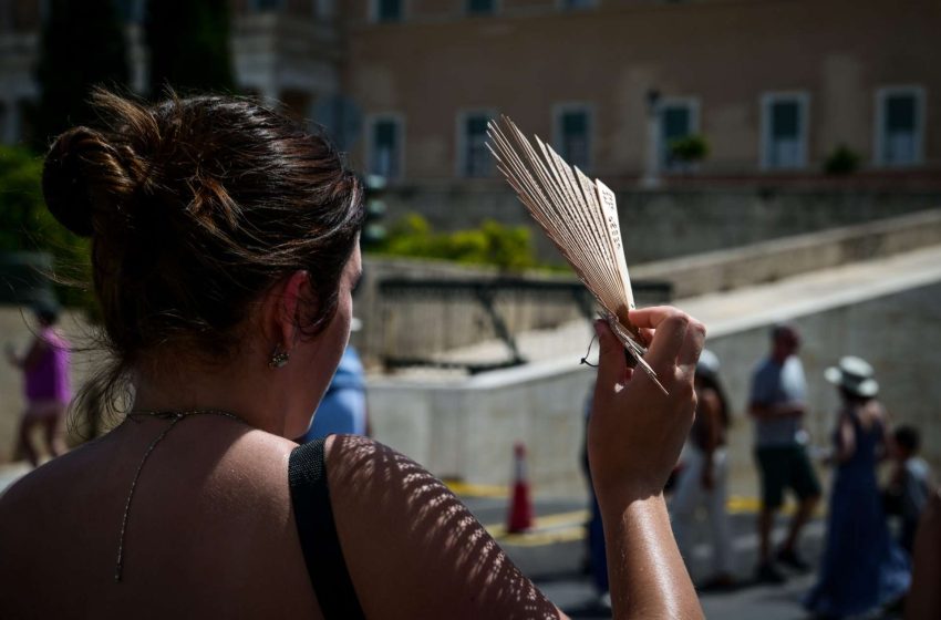  Επιμένει ο καύσωνας και την Πέμπτη με τον υδράργυρο να «χτυπά» 40αρια – Πού θα παραμείνουν κλειστά τα σχολεία