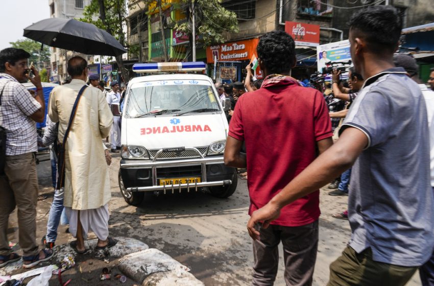  Ινδία: Σε 47 αυξήθηκε ο αριθμός των νεκρών από το πιο πρόσφατο περιστατικό κατανάλωσης νοθευμένου αλκοόλ