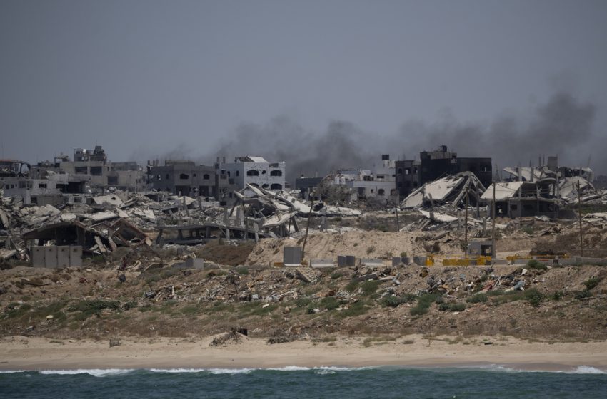 Ισραηλινές δυνάμεις σφυροκοπούν τη βόρεια και τη νότια Γάζα – Συγκρούσεις με Χαμάς στη Ράφα