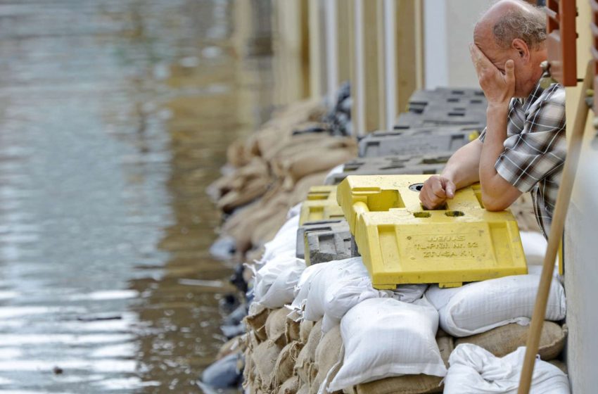  ΝΑ Ελβετία: Τρεις αγνοούμενοι σε πλημμύρες – Κατολίσθηση στην κοιλάδα Μεσολτσίνα