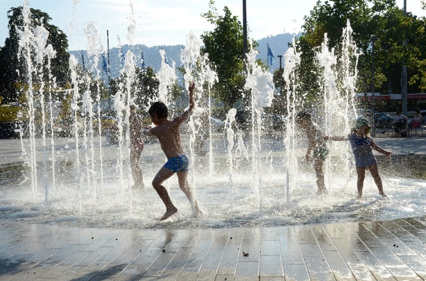  Μελέτη: Η έκθεση των μικρών παιδιών σε ακραία ζέστη ή κρύο μπορεί να επηρεάσει την ανάπτυξη του εγκεφάλου