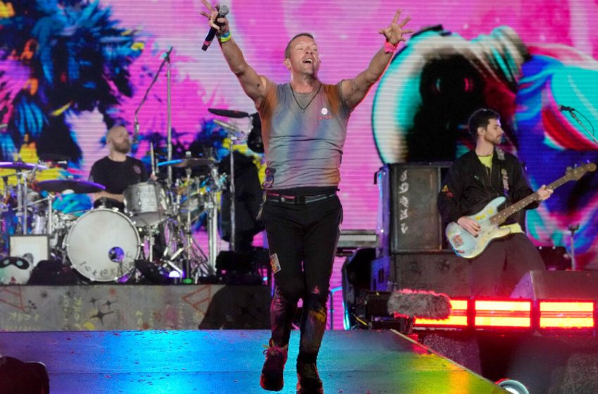  Συναυλία Coldplay: Στο ΟΑΚΑ από τα… χαράματα, για να βρεθούν δίπλα στην σκηνή (βίντεο)