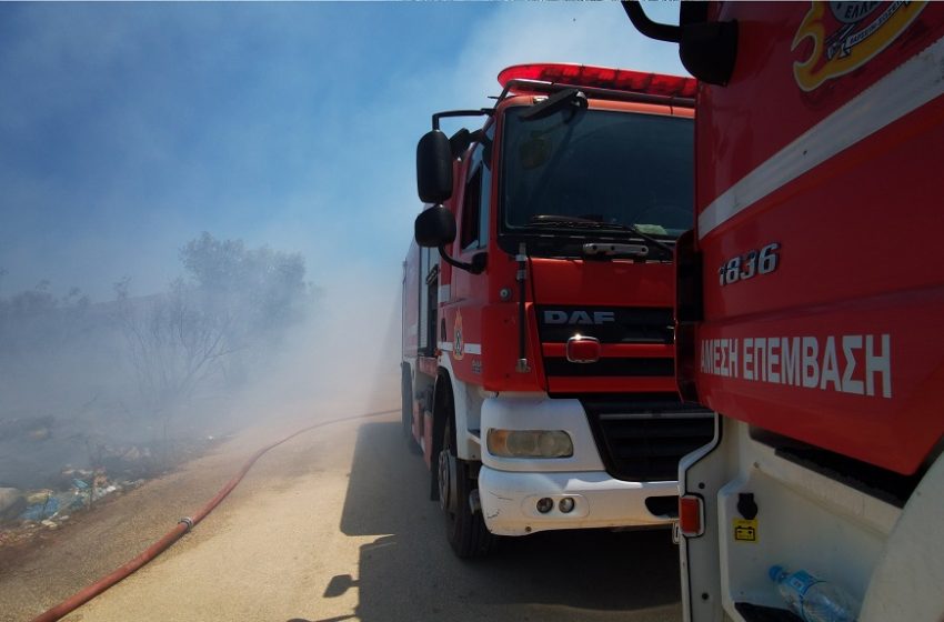  Πυρκαγιά σε εργοστάσιο στη Ριτσώνα – 112 για παραμονή σε εσωτερικούς χώρους