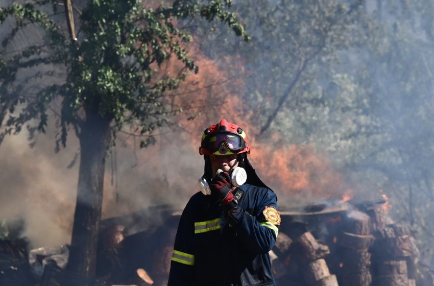  Φωτιές: Χωρίς ενεργό μέτωπο στη Σταμάτα, διάσπαρτες εστίες στην Κερατέα