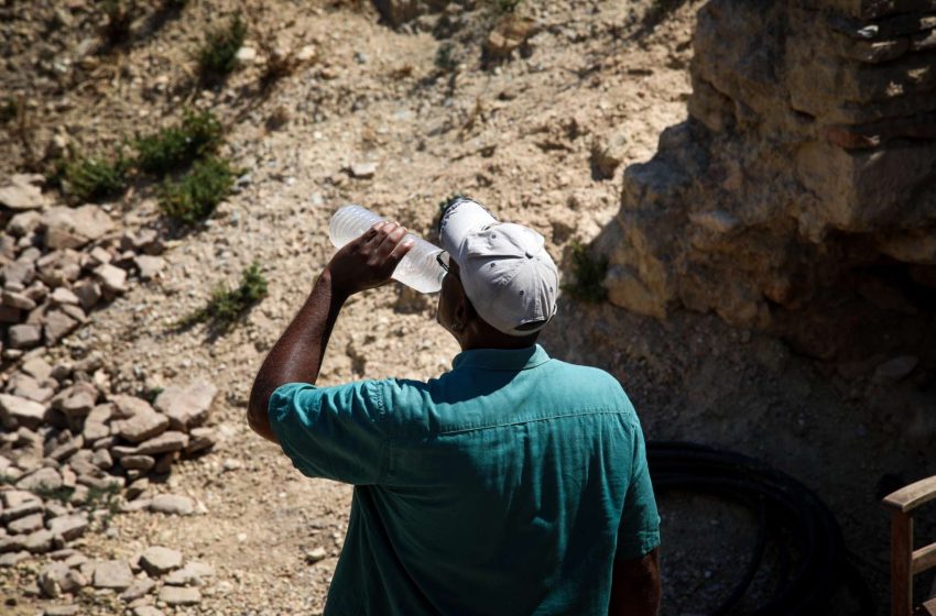  Δήμος Αθηναίων: Μέτρα και δράσεις για την αντιμετώπιση του καύσωνα – Πού βρίσκονται οι κλιματιζόμενες αίθουσες