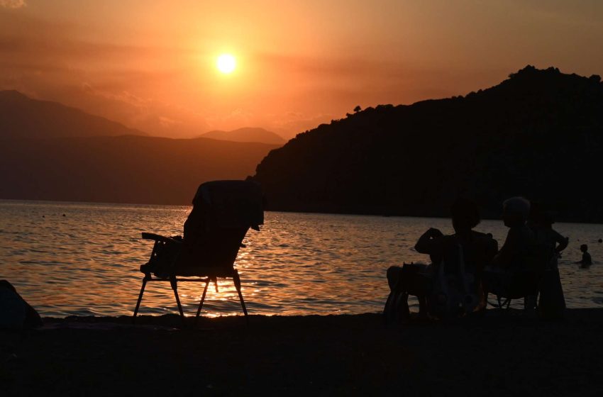  Πρόγνωση καιρού: Σε μικρή πτώση η θερμοκρασία, ισχυρό το μελτέμι στο Αιγαίο – Από πότε έρχεται ξανά έντονη ζέστη