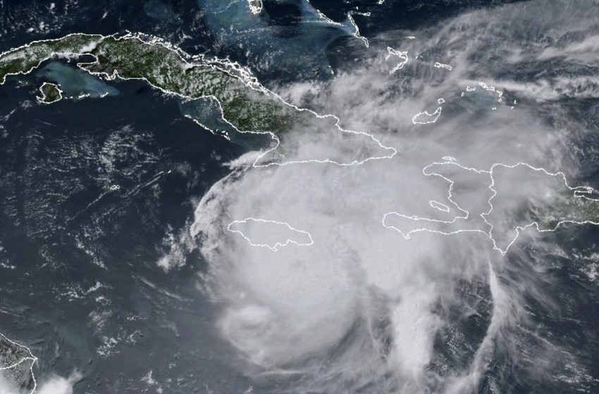  Τυφώνας Μπέριλ: Η πιο ισχυρή καταιγίδα που έχει καταγραφεί ποτέ τέτοια εποχή στην Καραϊβική