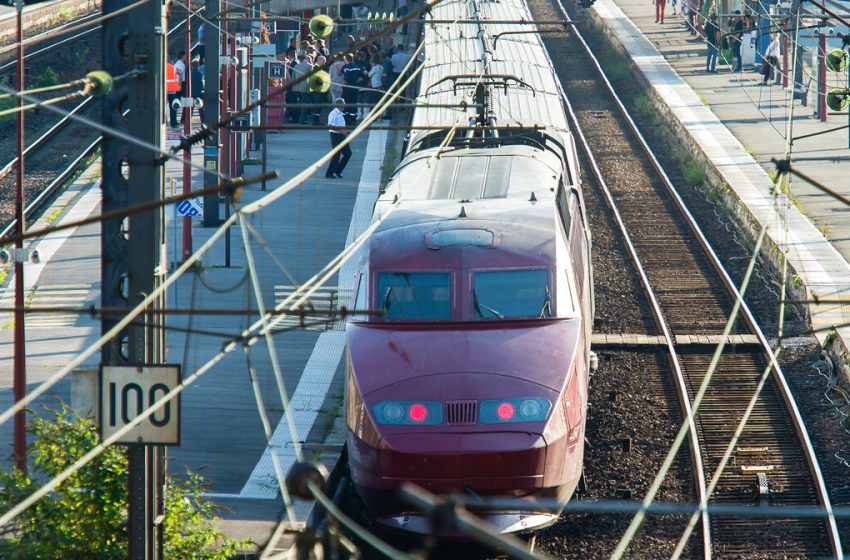  Η γαλλική εταιρεία σιδηροδρόμων ανακοίνωσε ότι υπέστη «μαζική επίθεση για την παράλυση του δικτύου» των τρένων της υψηλής ταχύτητας TGV