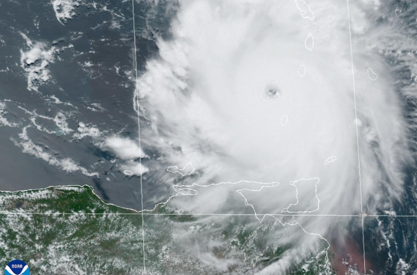  ΗΠΑ: Ο τυφώνας Μπέριλ ενισχύθηκε στην κατηγορία 5