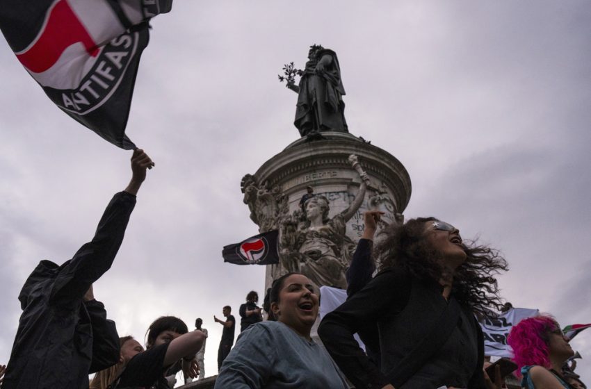  Γαλλία: Στον απόηχο της νίκης Λεπέν το κάλεσμα Μακρόν σε «συνασπισμό» ενάντια στην ακροδεξιά