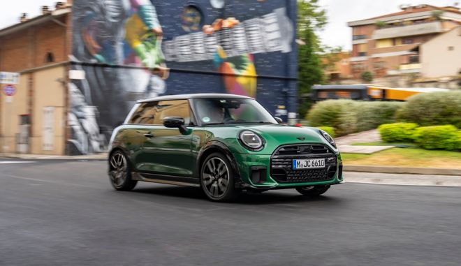  Έκδοση JCW του MINI Cooper S για όσους θέλουν “παραδοσιακές” επιδόσεις και οδηγική απόλαυση