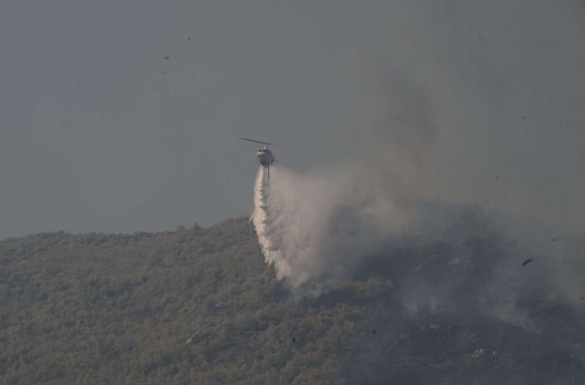  Καίγονται ακόμα σπίτια στον Βαρνάβα: Τι λέει ο πρόεδρος της κοινότητας (βίντεο)