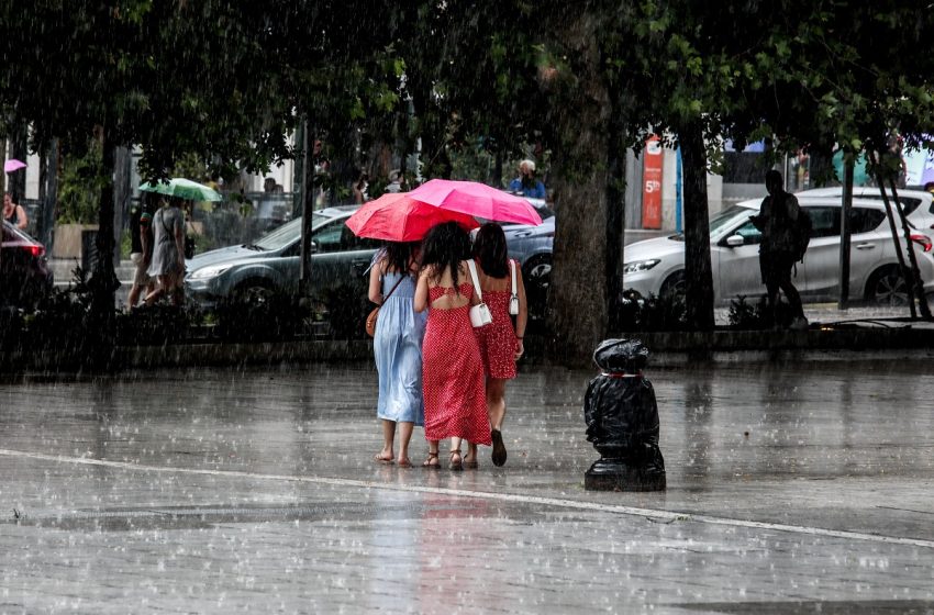  Κακοκαιρία: Επικαιροποίηση του έκτακτου δελτίου – Πού προβλέπονται σήμερα έντονα φαινόμενα