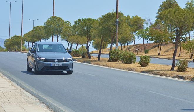  Δοκιμάζουμε το υβριδικό Corsa με τους 100 ίππους που δίνει στην Opel ένα στοιχείο που της έλειπε