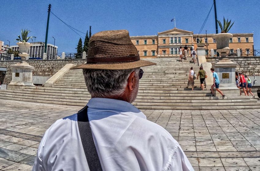  Καιρός: Eπιστροφή στο καλοκαίρι – Λίγες μπόρες, κυρίως στα ορεινά