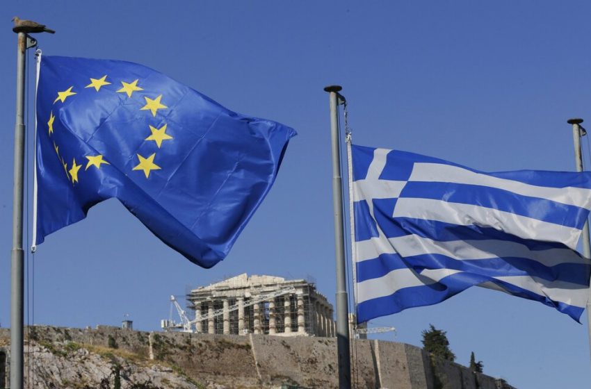  Χατζηδάκης στο Bloomberg: Πρωτογενές πλεόνασμα 2,4% του ΑΕΠ το 2024 έναντι πρόβλεψης για 2,1%