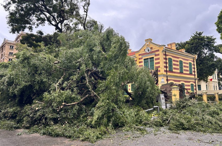  Βιετνάμ: Τουλάχιστον 24 νεκρούς άφησε πίσω του ο τυφώνας Γιάγκι