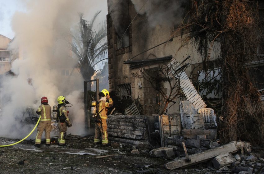  IDF: Σφοδρός βομβαρδισμός στο βόρειο Ισραήλ με περίπου 50 πυραύλους από τον Λίβανο και ζημιές