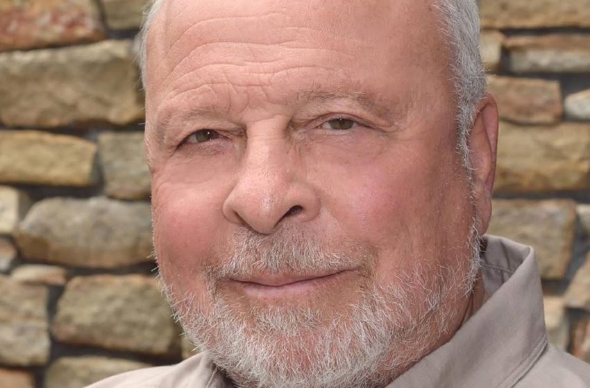  Ο διάσημος συγγραφέας Nelson DeMille πέθανε σε ηλικία 81 ετών μετά από μάχη με τον καρκίνο