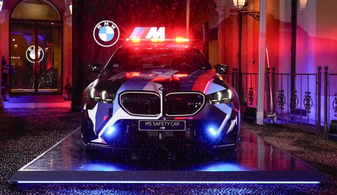  Ντεμπούτο για την υβριδική BMW M5 ως Αυτοκίνητο Ασφαλείας στο MotoGP: Αποκαλυπτήρια με τον Βαλεντίνο Ρόσι