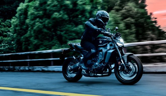  Στην Ελλάδα η νέα Yamaha MT-09 με το αυτόματο-σειριακό κιβώτιο Y-AMT