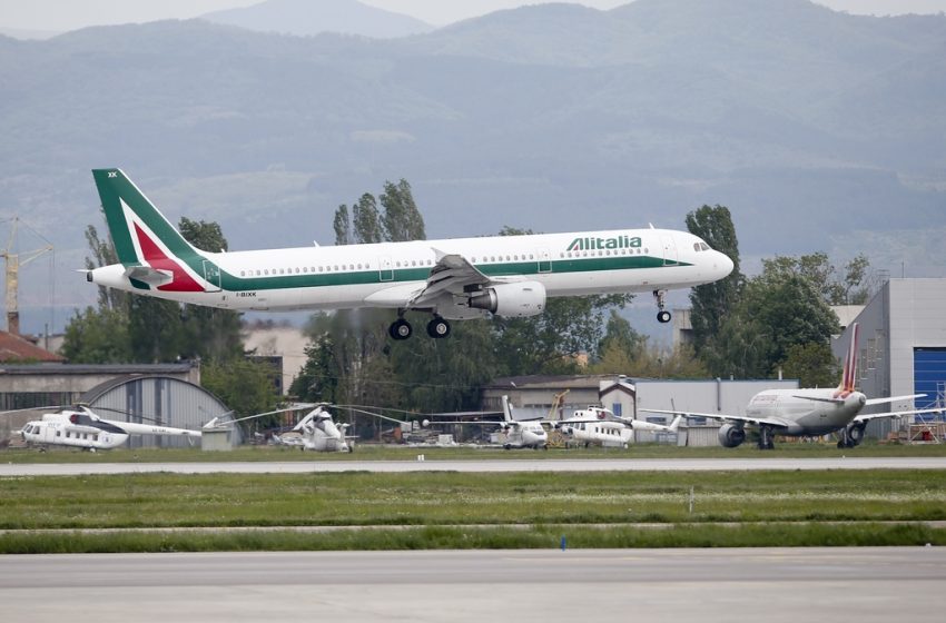  Iταλία: Η Alitalia θα απολύσει πάνω από 2.000 εναπομείναντες εργαζομένους – «Σύννεφα» στη συγχώνευση της ITA Airways με τη Lufthansa