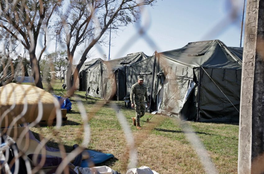  ΗΠΑ: Ξεκίνησαν οι μαζικές απελάσεις παράτυπων μεταναστών ακόμα και με αεροπλάνα – Έπεται συνέχεια, διαμηνύει ο Τραμπ