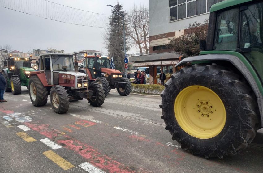  Συνεχίζουν τις κινητοποιήσεις οι αγρότες της Θεσσαλίας