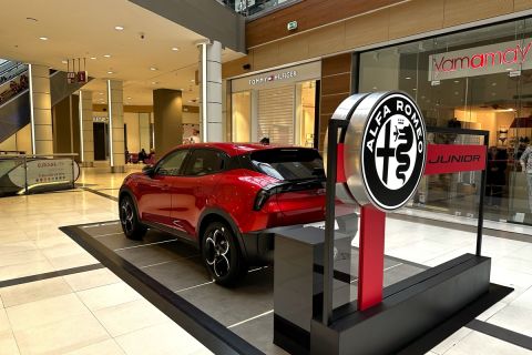 Alfa Romeo Junior The Mall Athens